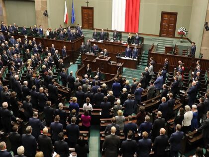 Którego polityka najbardziej szanują Polacy? Zaskakujące wyniki sondażu