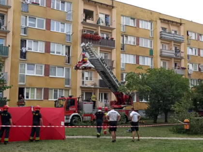 Ewakuacja pacjenta w Świnoujściu! Ważył 300 kilogramów, ściągała go… straż pożarna!