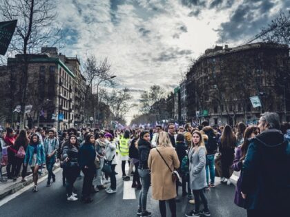 Poniedziałkowy paraliż miast. Kobiety planują dalsze protesty i strajki