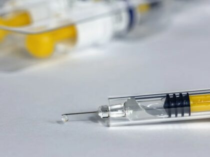 Jest projekt rozporządzenia dot. przywilejów dla zaszczepionych. Co będzie obowiązywało osoby zaszczepione przeciw koronawirusowi?