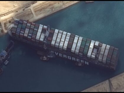 Kanał Sueski wkrótce odblokowany! Statek Ever Given został zepchnięty z mielizny